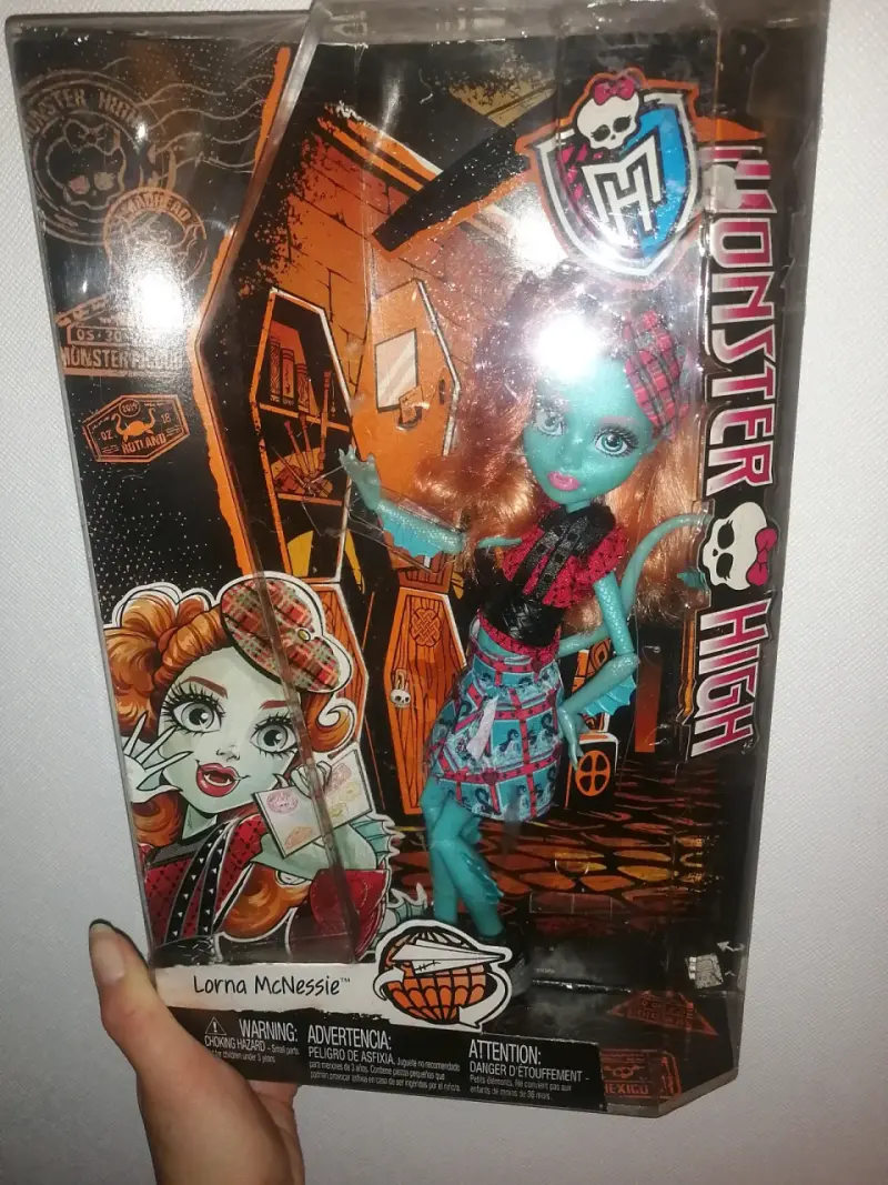 Muñeca Monster High Lorna McNessie en caja