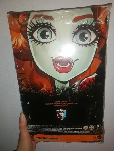 Muñeca Monster High Lorna McNessie en caja - miniatura 2