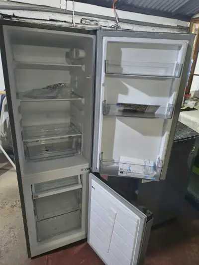 Lavadora Midea 9kg y refrigerador seminuevo. - miniatura 4