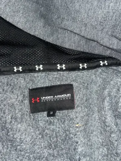 Polerón con capucha Under Armour gris para hombre - miniatura 2