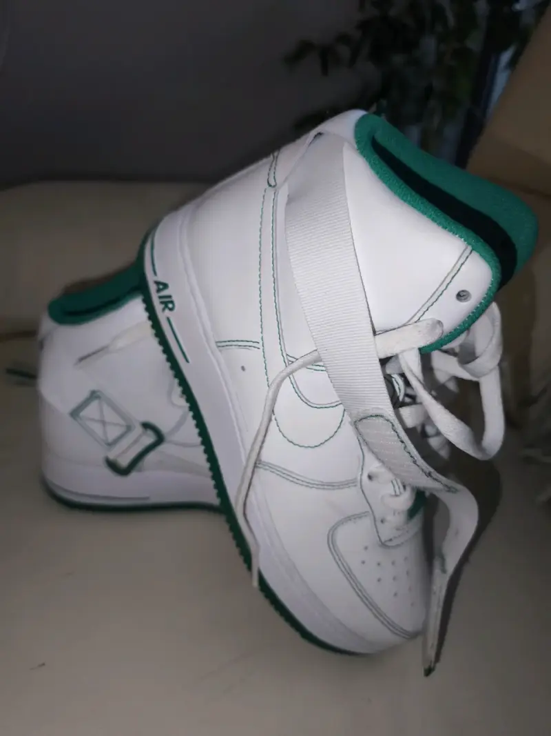 Zapatillas Nike Air Force 1 blancas y verdes - 3