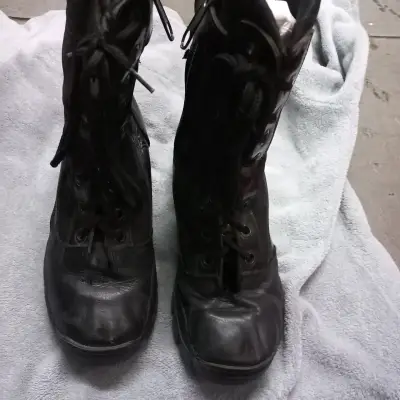 Botas de paramedico o seguridad  en buen estado - miniatura 3
