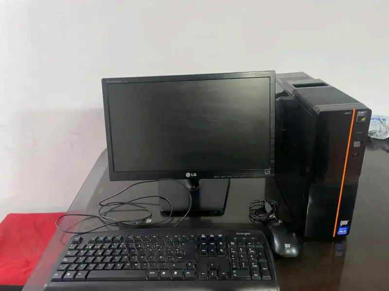 Computador de Escritorio Completo LG y Asus - 2