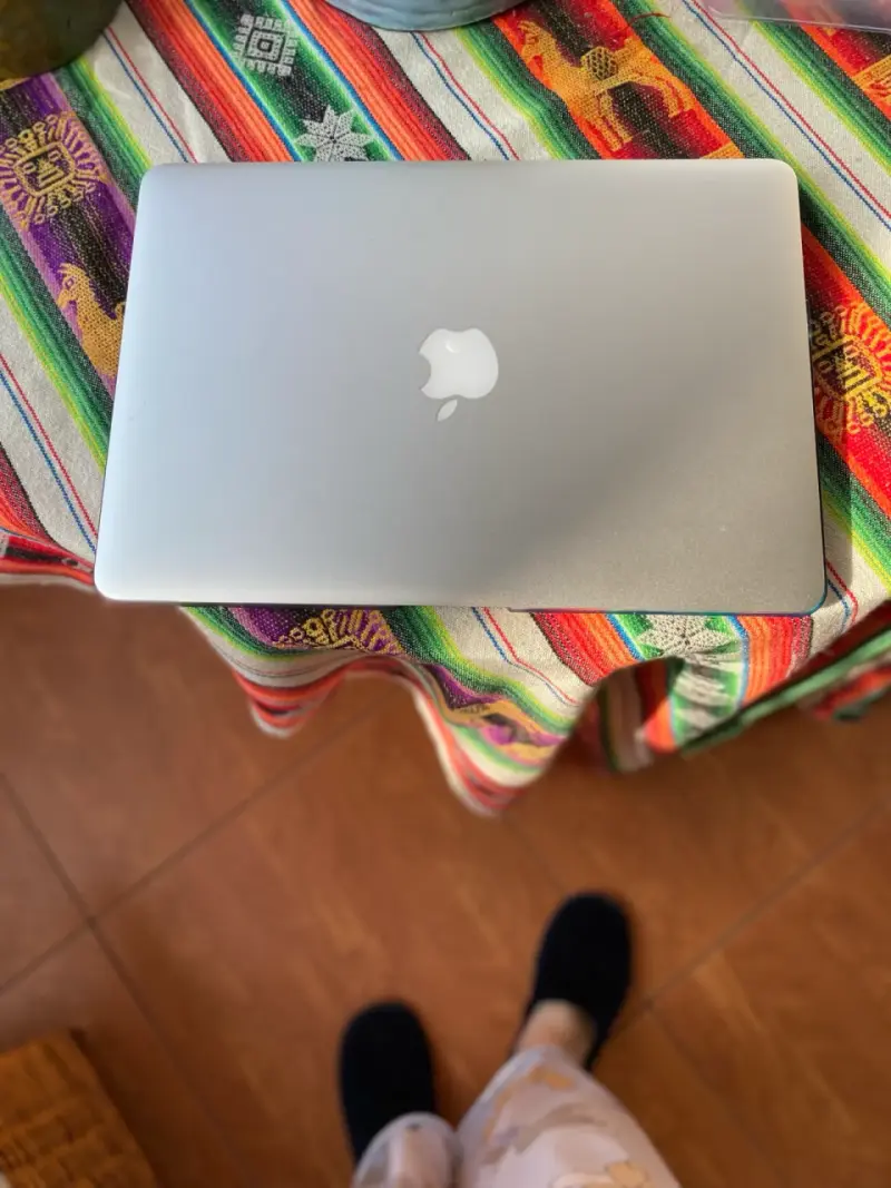 MacBook Air 2019 en buen estado - 2