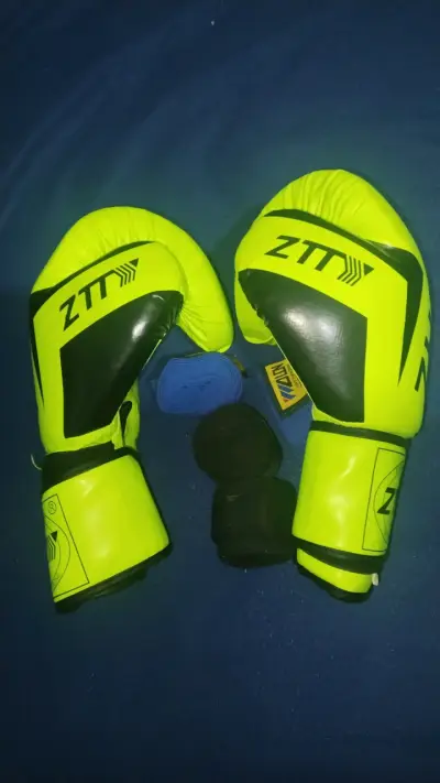 Guantes de Boxeo ZTT Verde Fluorescente - miniatura 1