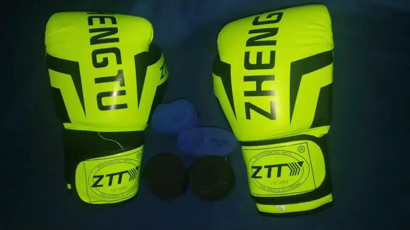 Guantes de Boxeo ZTT Verde Fluorescente - 2
