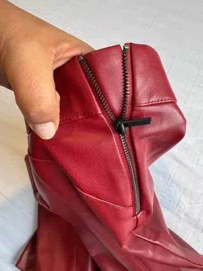 Pantalones de cuero sintético rojos Zara - miniatura 4