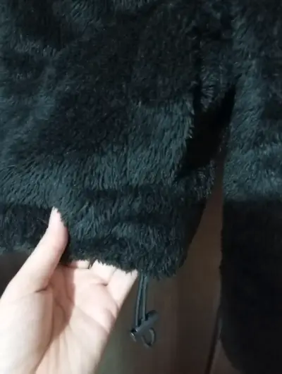 Chaqueta de peluche negra para mujer - miniatura 3