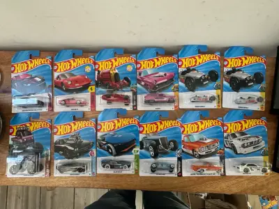 Colección de Autos Hot Wheels en Blister - miniatura 1