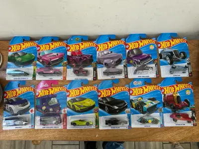 Colección de Autos Hot Wheels en Blister - miniatura 2