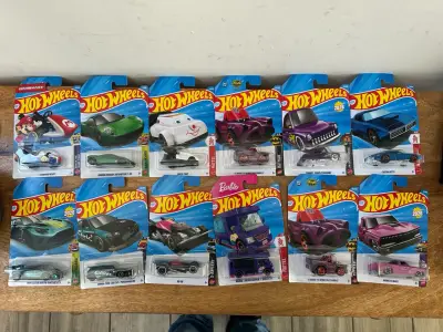 Colección de Autos Hot Wheels en Blister - miniatura 4