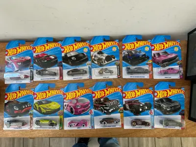 Colección de Autos Hot Wheels en Blister - miniatura 5