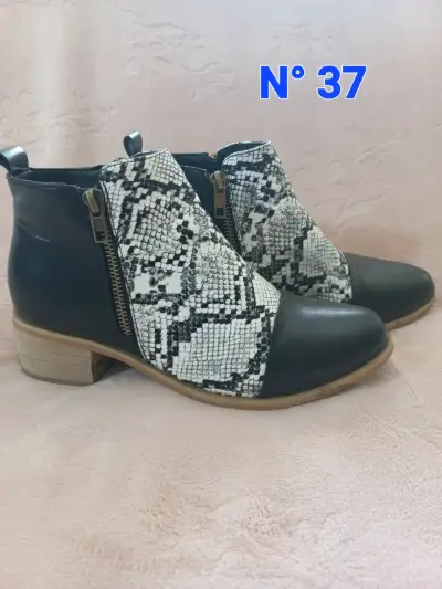 Botines N° 37 con diseño de serpiente - miniatura 3