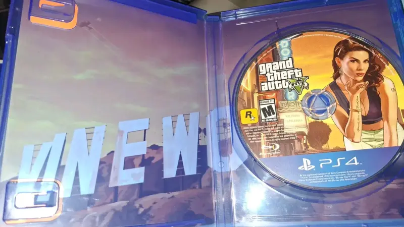 Juego Gran Turismo 7 y grand theft auto 5 PS4 - 6