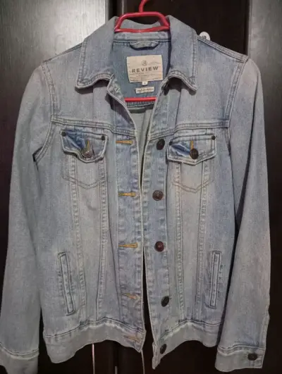Chaqueta de mezclilla para mujer. - miniatura 1