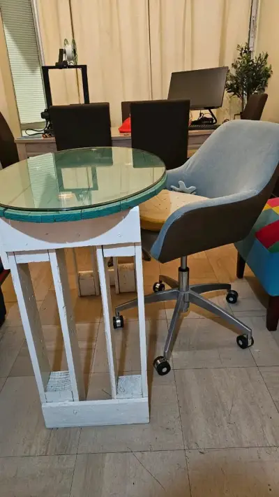 Escritorio, mesa hecha a mano (pallet) más silla - miniatura 1