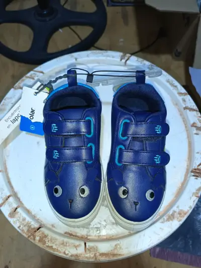 Zapatillas de niño azul con diseño de oso - miniatura 1