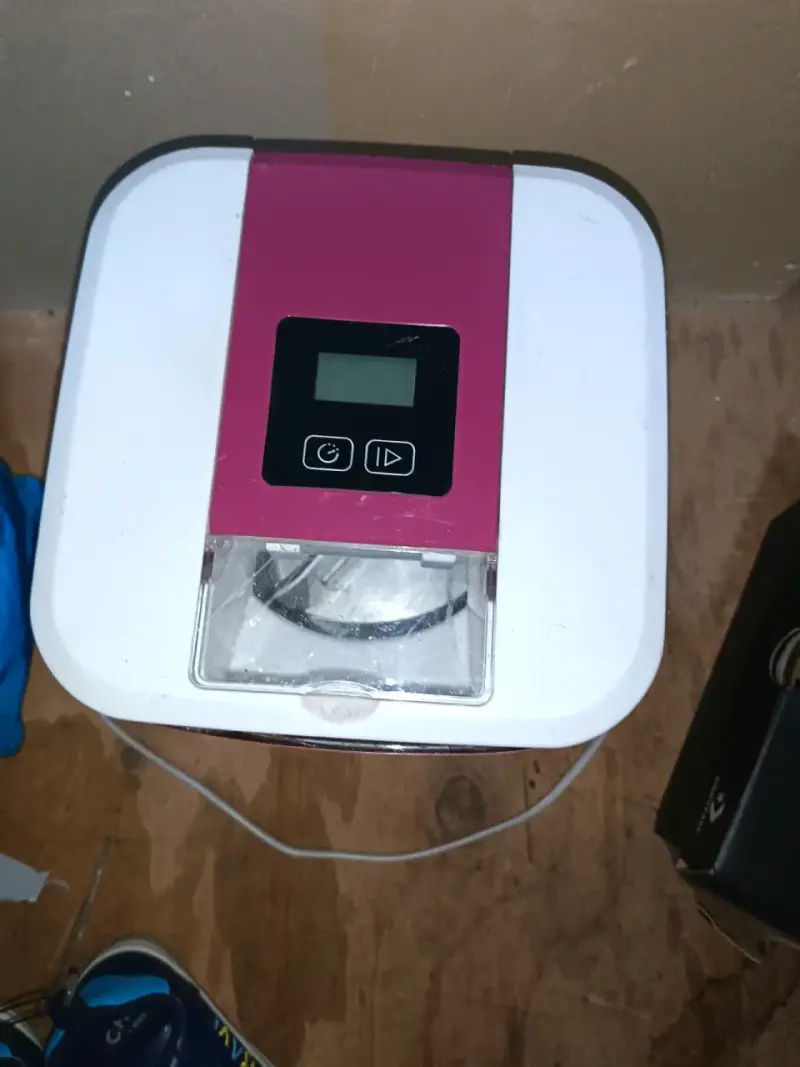 Máquina para hacer helados Oster roja - 2