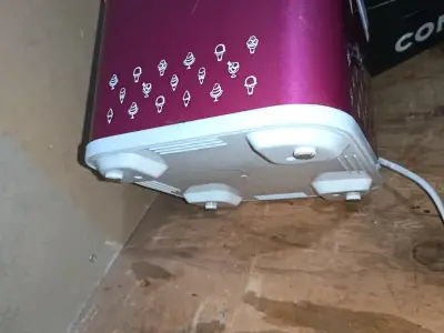 Máquina para hacer helados Oster roja - miniatura 4