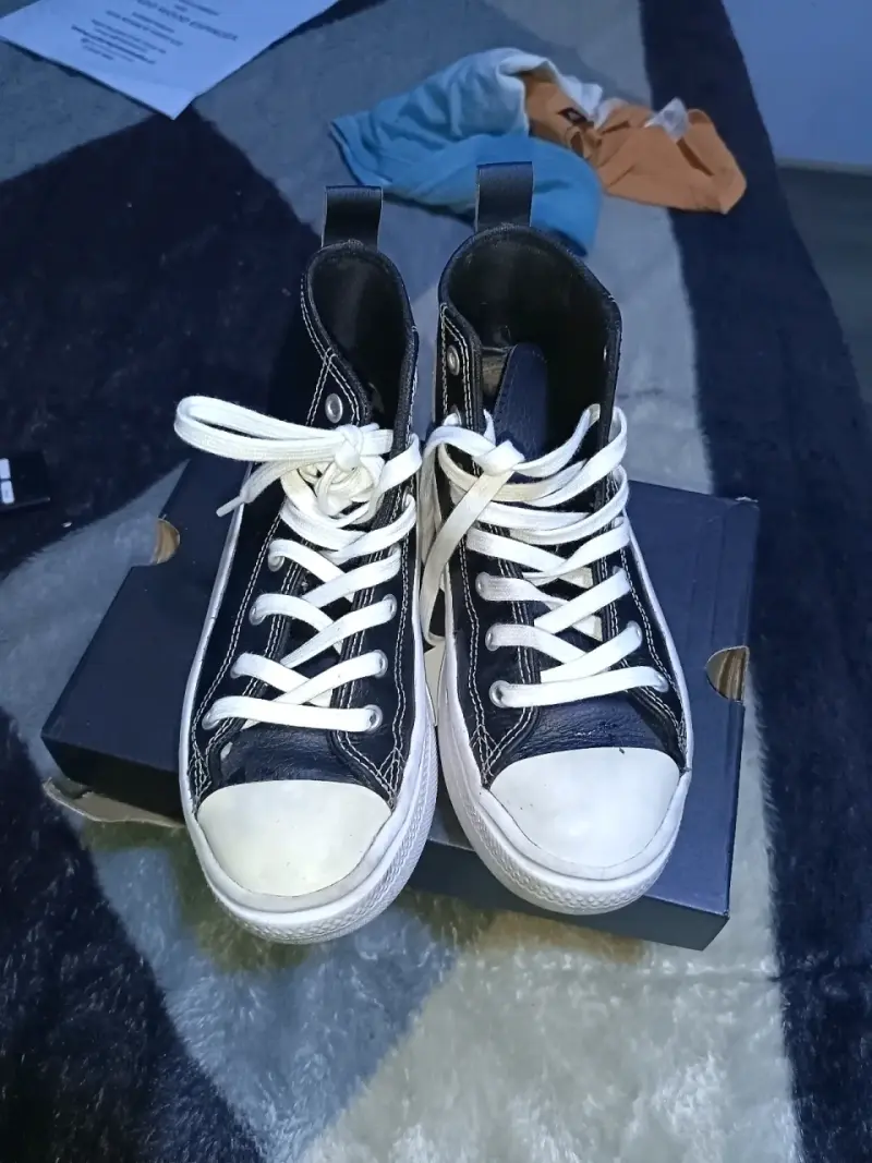 Zapatillas altas negras con cordones - 1