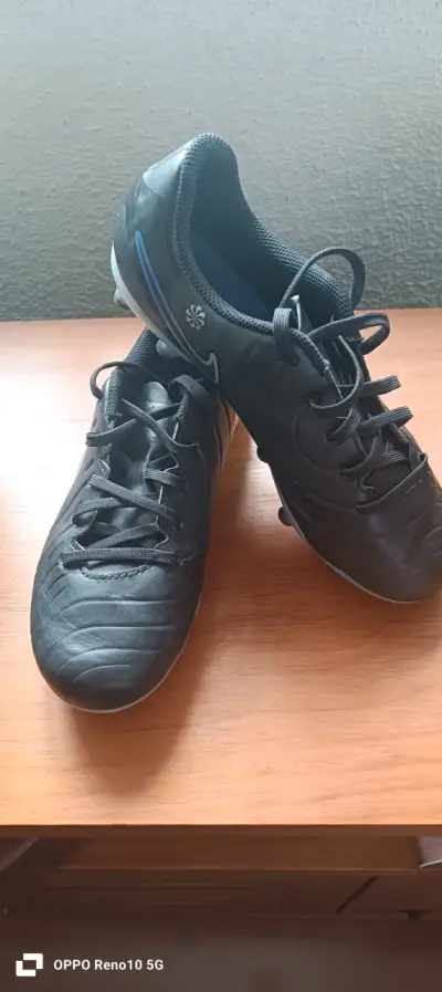 Zapatillas de fútbol Nike negras con tacos - miniatura 1
