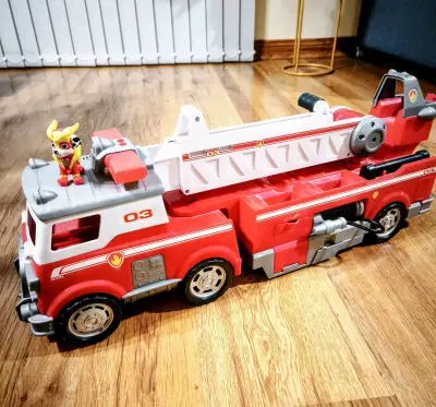 Camión de Bomberos de Juguete con Figura - miniatura 1