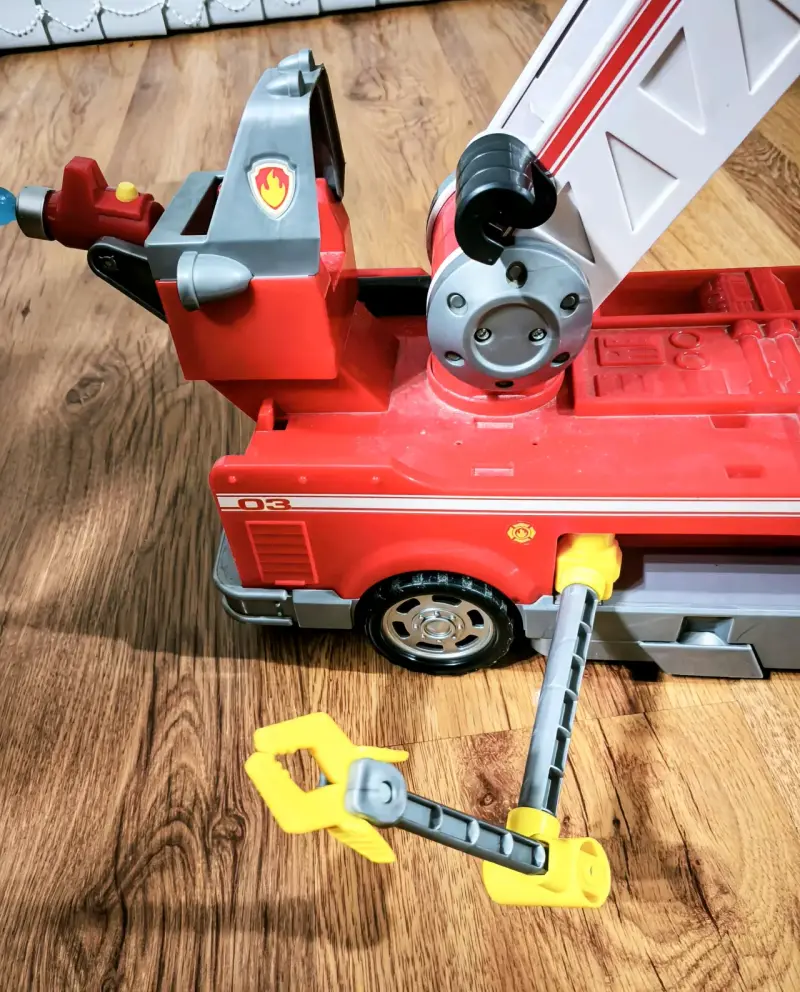 Camión de Bomberos de Juguete con Figura - 4
