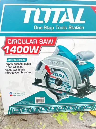 Sierra Circular Total 1400W con Accesorios - miniatura 1