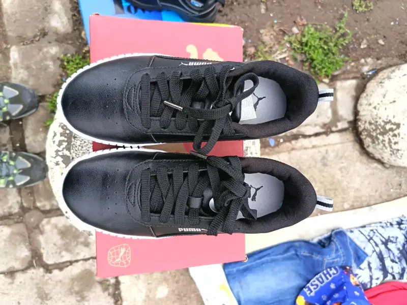 Zapatillas deportivas negras Puma para mujer - 1
