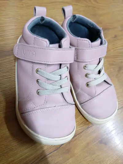 Zapatillas rosadas marca Uma - miniatura 1