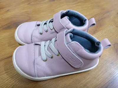 Zapatillas rosadas marca Uma - miniatura 2