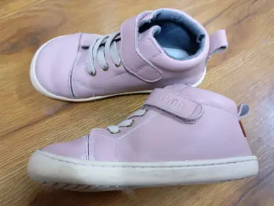 Zapatillas rosadas marca Uma - miniatura 3