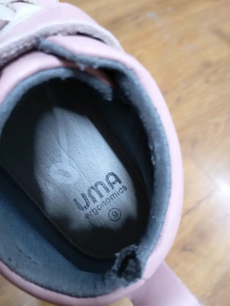 Zapatillas rosadas marca Uma - 4