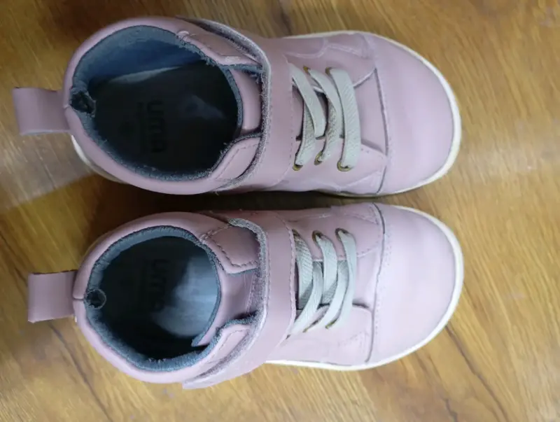 Zapatillas rosadas marca Uma - 6