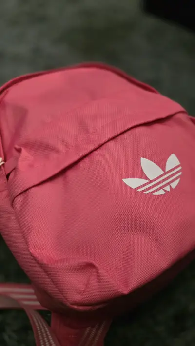 Mochila pequeña rosa Adidas con logo - miniatura 2