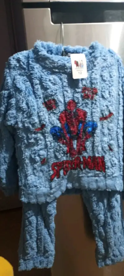 Pijama infantil de polar con diseño de Spiderman - miniatura 2