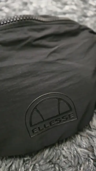 Riñonera negra Ellesse con compartimentos - miniatura 2