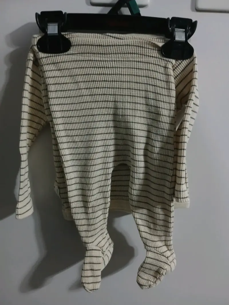 Conjunto de bebé a rayas beige - 3