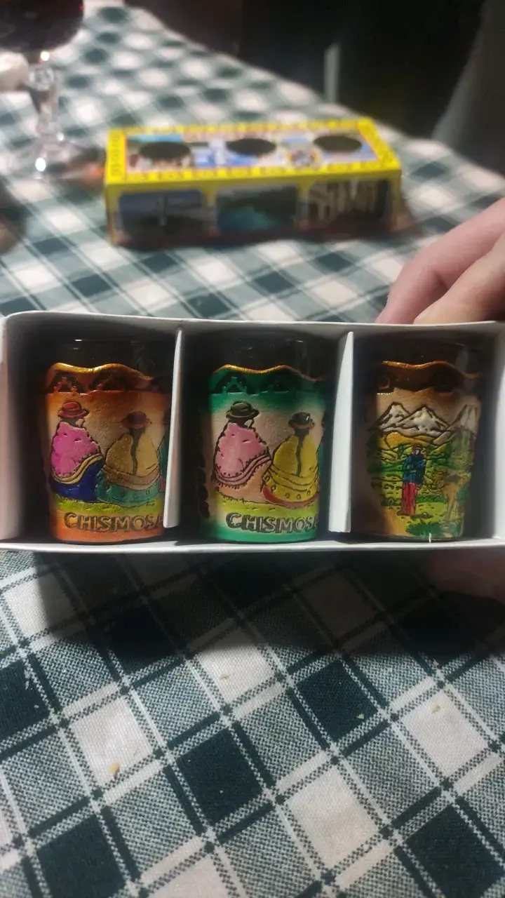 Set de Vasos Chismosos Decorativos de Ecuador - 1
