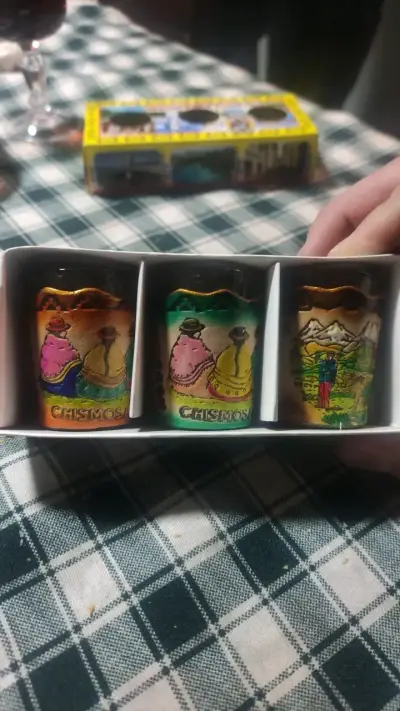 Set de Vasos Chismosos Decorativos de Ecuador - miniatura 1