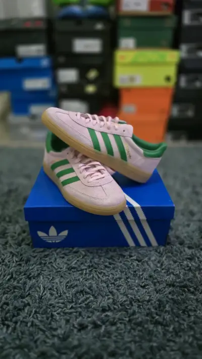 Zapatillas Adidas Spezial rosa y verde - miniatura 1