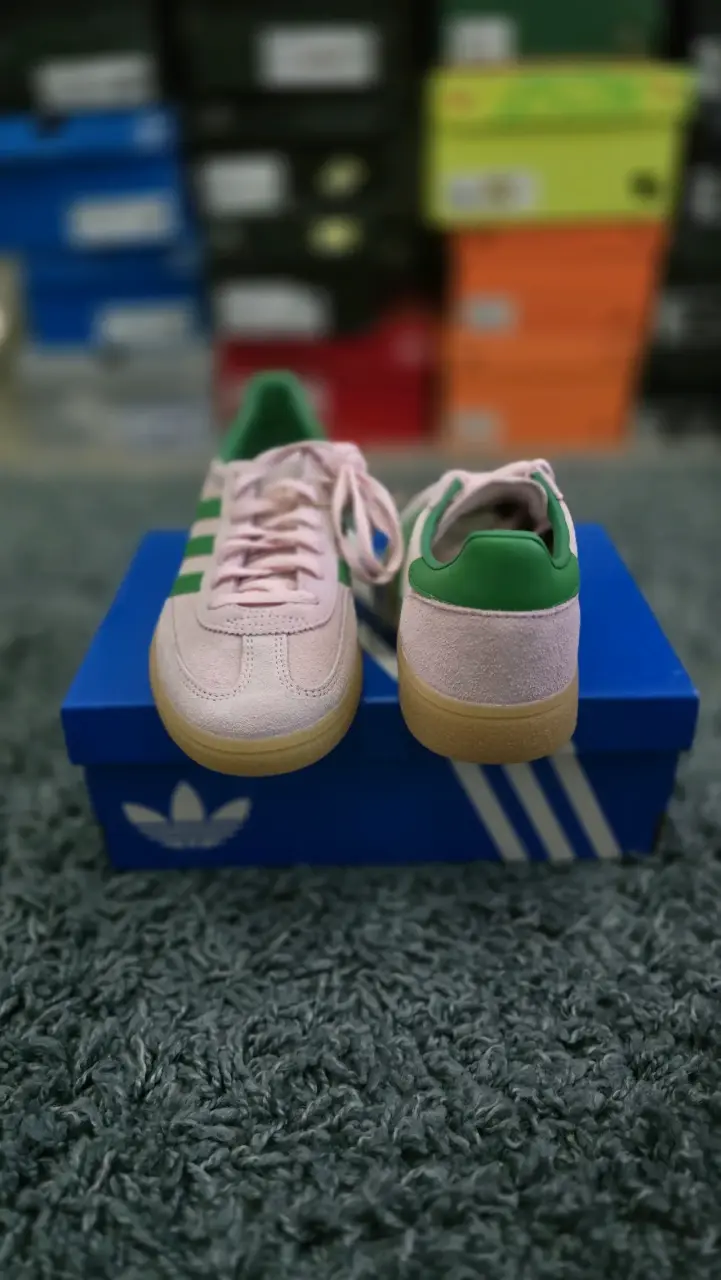 Zapatillas Adidas Spezial rosa y verde - 4