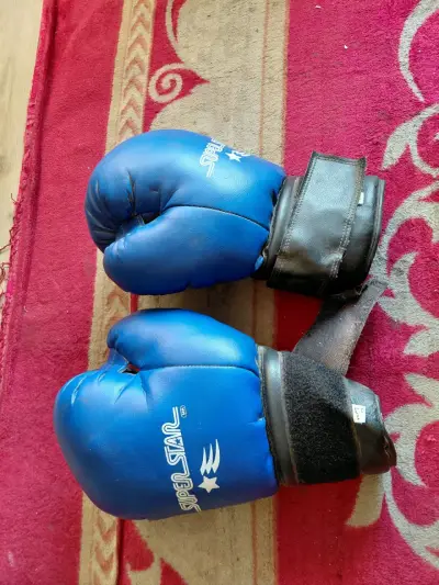 Guantes de entrenamiento de kick boxing 12 onzas - miniatura 1
