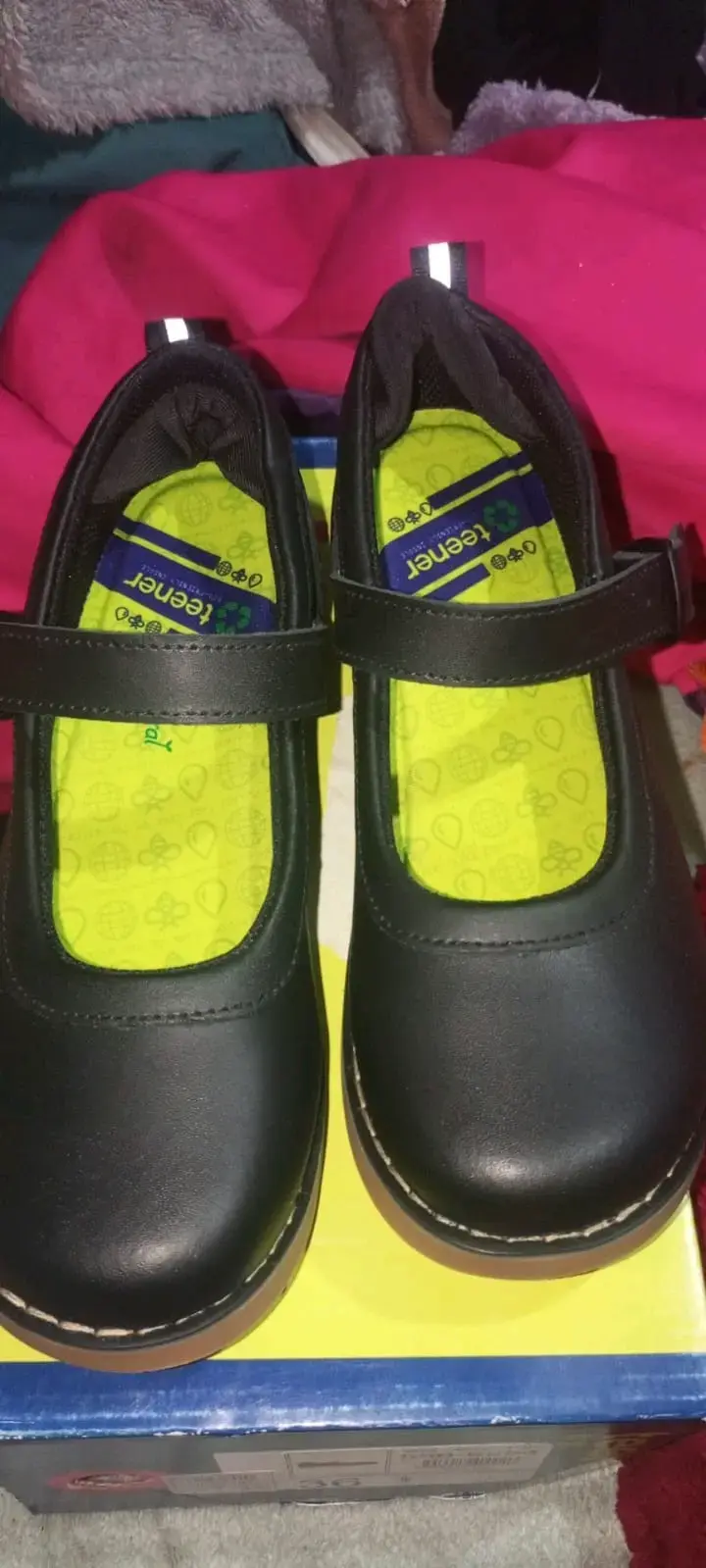 Zapatos escolares negros Bubblegummers talla 26
