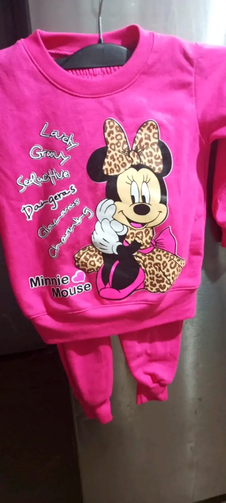 Conjunto de niña Minnie Mouse rosa con estampado - 2