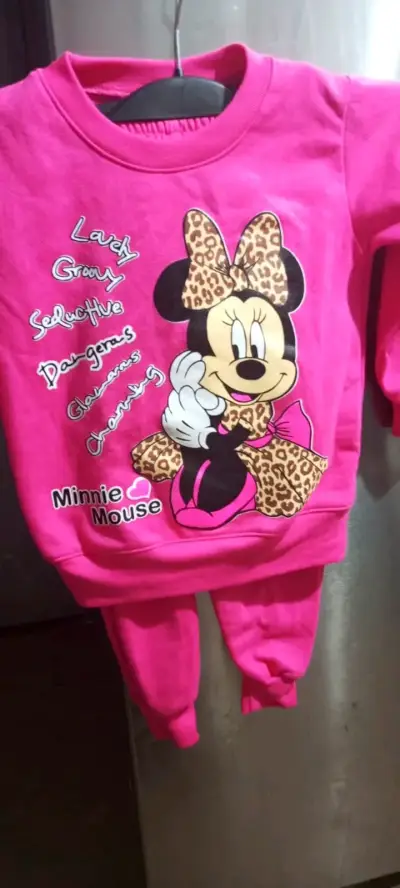 Conjunto de niña Minnie Mouse rosa con estampado - miniatura 2