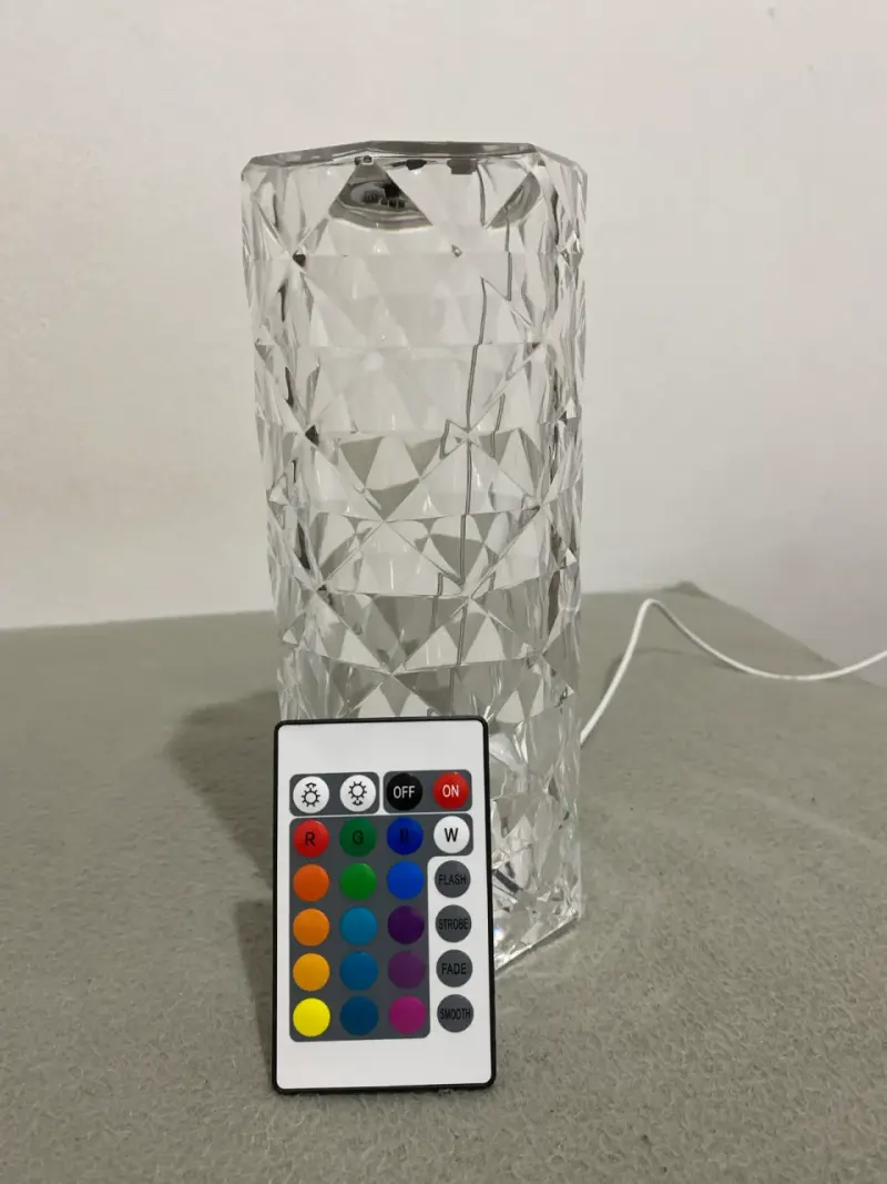 Lámpara de Mesa LED Recargable con Control Remoto - 2