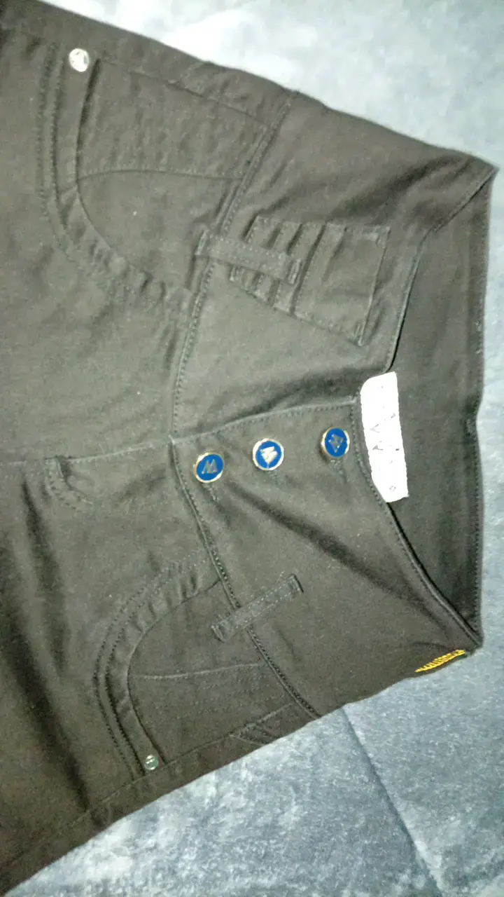 Pantalones negros de mujer con cintura alta - 3