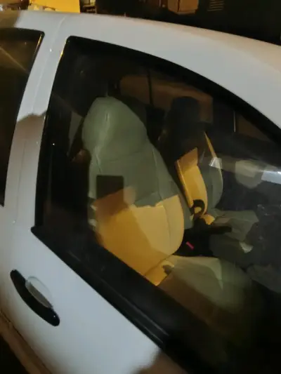 Volkswagen bora blanco en buen estado - miniatura 1