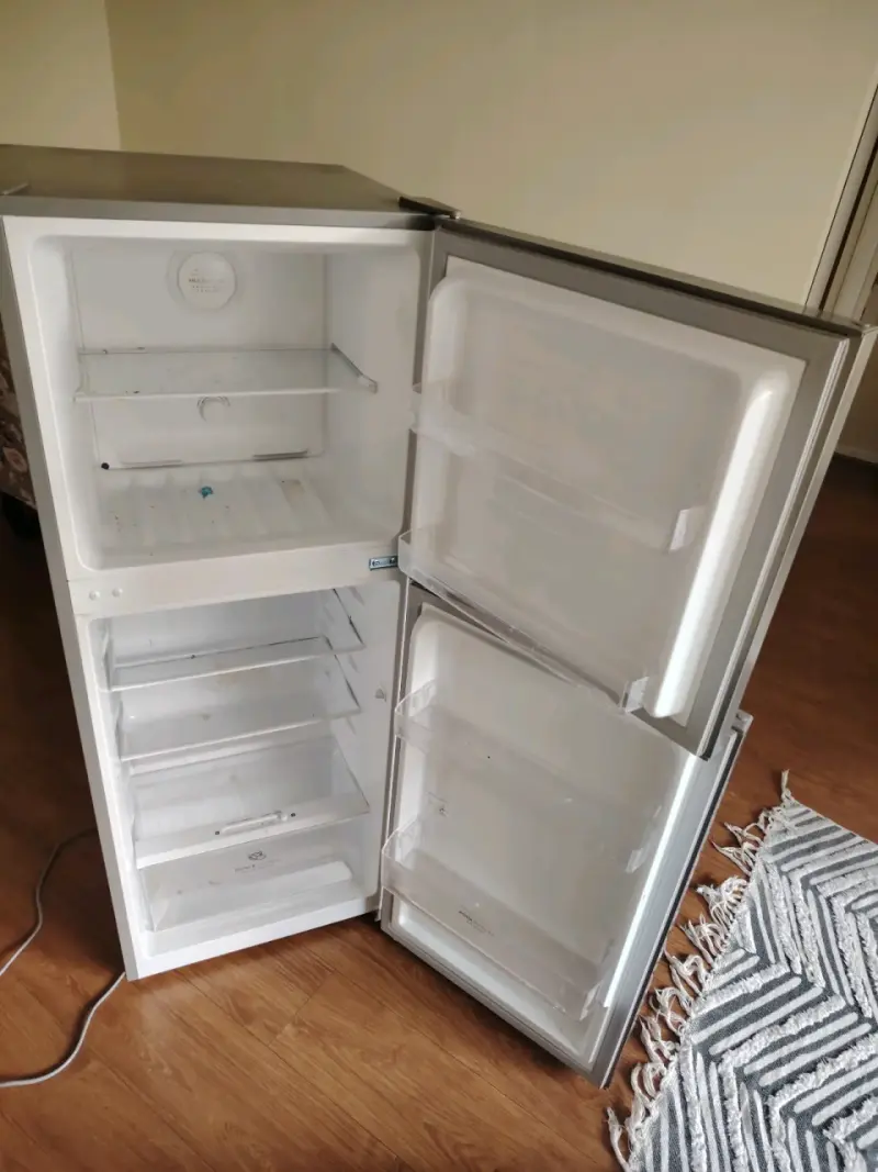 Refrigerador Mademsa de dos puertas en buen estado - 2